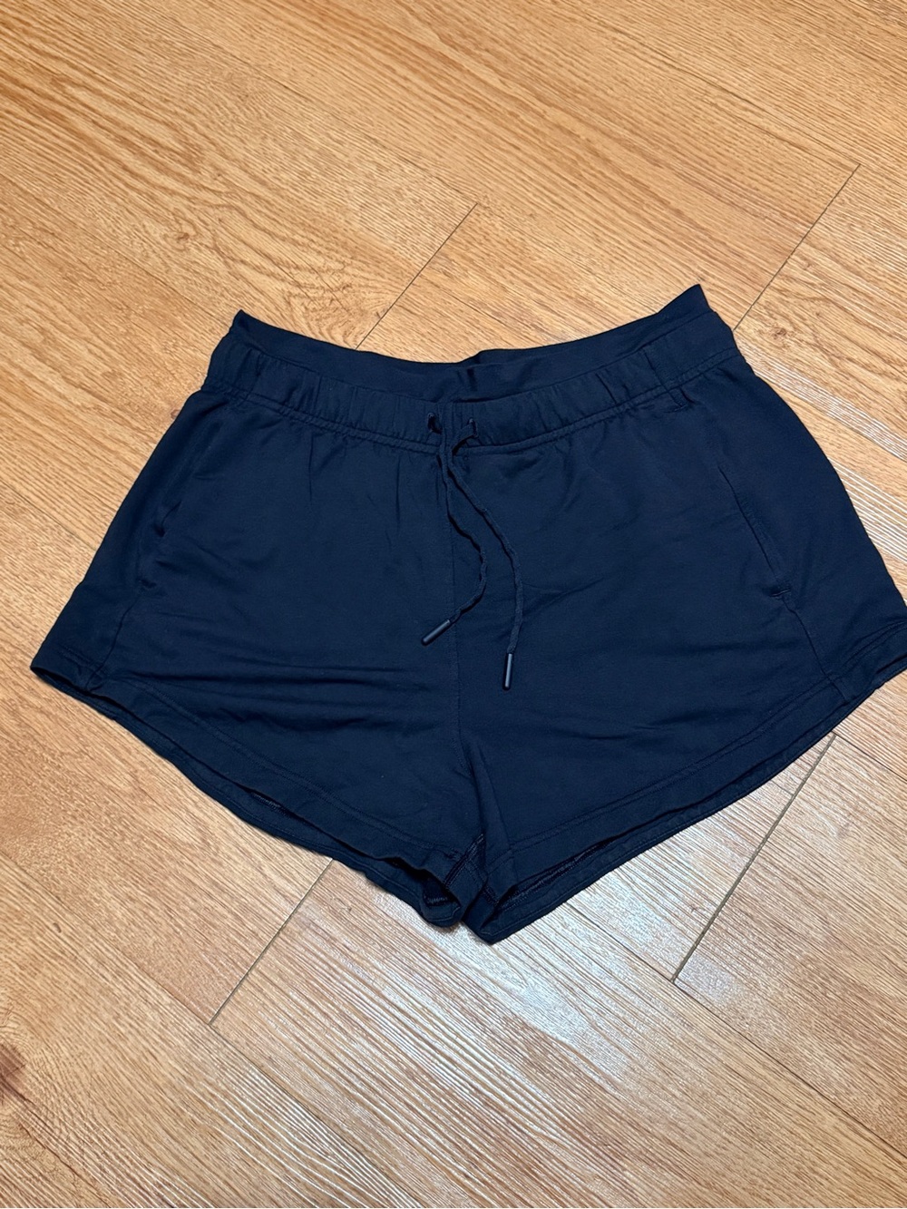 Lululemon Everyday Women's Black Drawstring Lounge Shorts